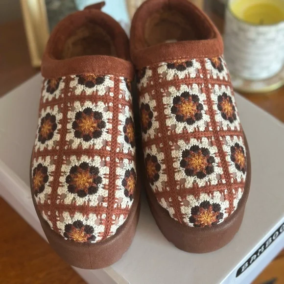 Crochet Clogs - Picture 2 of 3